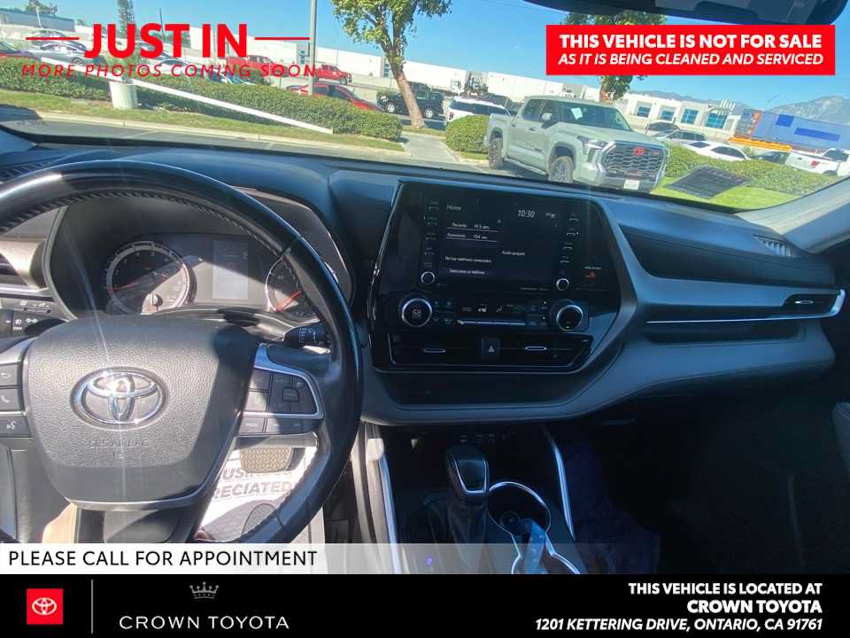 Used 2022 Toyota Highlander LE AWD/4WD image 8