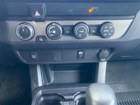 Used 2019 Toyota Tacoma SR image 23