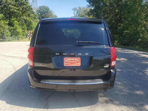 Used 2016 Dodge Grand Caravan R/T image 5