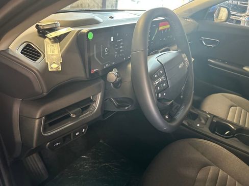 New 2025 Kia K4 EX image 30