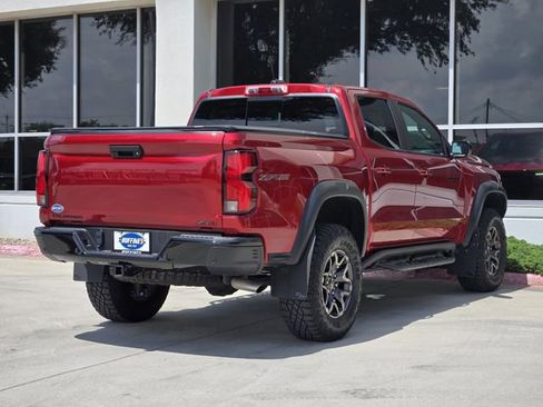 Used 2025 Chevrolet Colorado ZR2 w/ Technology Package AWD/4WD image 7