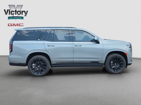 Used 2022 Cadillac Escalade ESV Sport Platinum AWD/4WD image 19