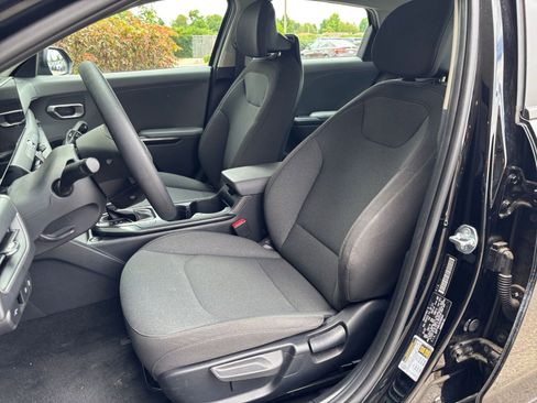 Used 2025 Kia K4 FWD image 36