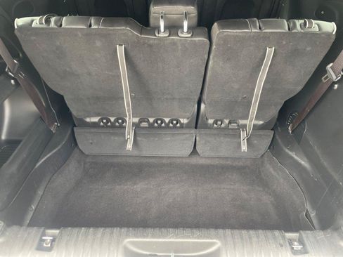 Used 2025 Chrysler Pacifica Limited FWD image 16