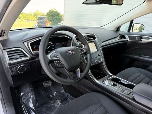 Used 2019 Ford Fusion SE image 14