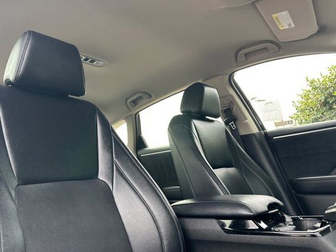 Used 2019 Honda Clarity Touring image 17