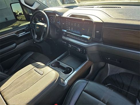 Used 2024 Chevrolet Silverado 3500 High Country w/ High Country Premium Package image 16