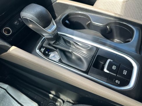 Used 2020 Hyundai Santa Fe SE FWD image 30
