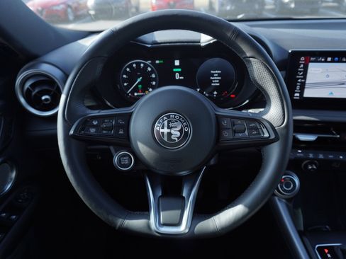 Used 2024 Alfa Romeo Tonale Ti image 18