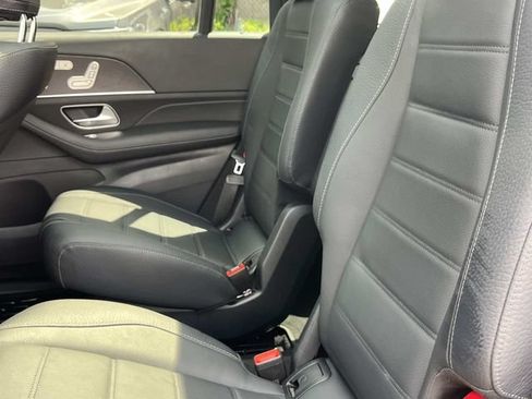 Used 2025 Mercedes-Benz GLS 450 4MATIC image 25