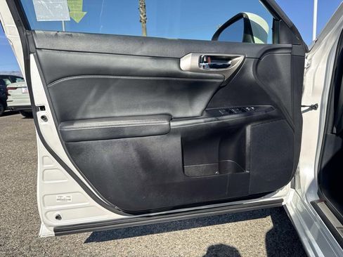Used 2017 Lexus CT 200h 200h image 17