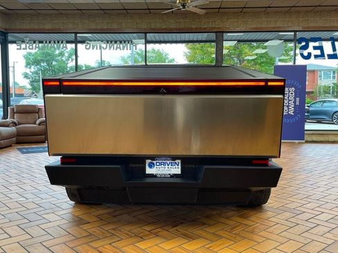 Used 2024 Tesla Cybertruck AWD Crew Cab image 7