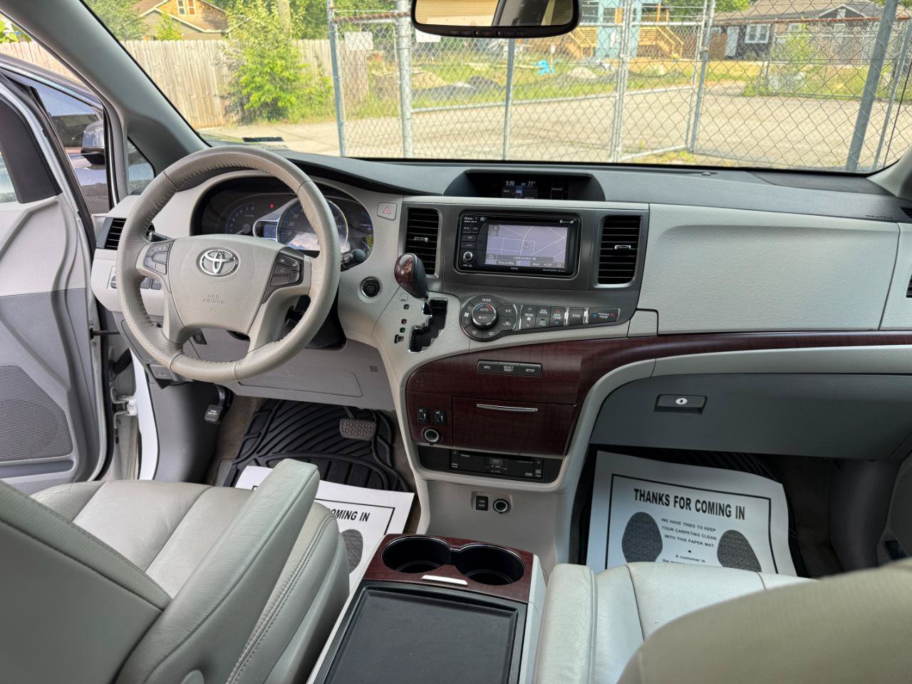 Used 2013 Toyota Sienna XLE w/ Entertainment Pkg FWD image 57