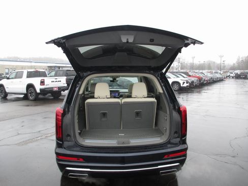 Used 2021 Cadillac XT6 Premium Luxury image 9
