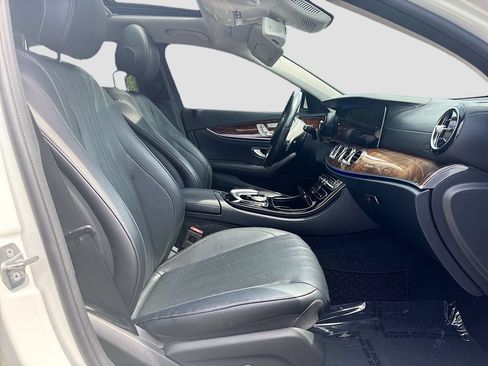 Used 2018 Mercedes-Benz E 300 image 23
