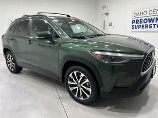 Used 2022 Toyota Corolla Cross XLE video 2