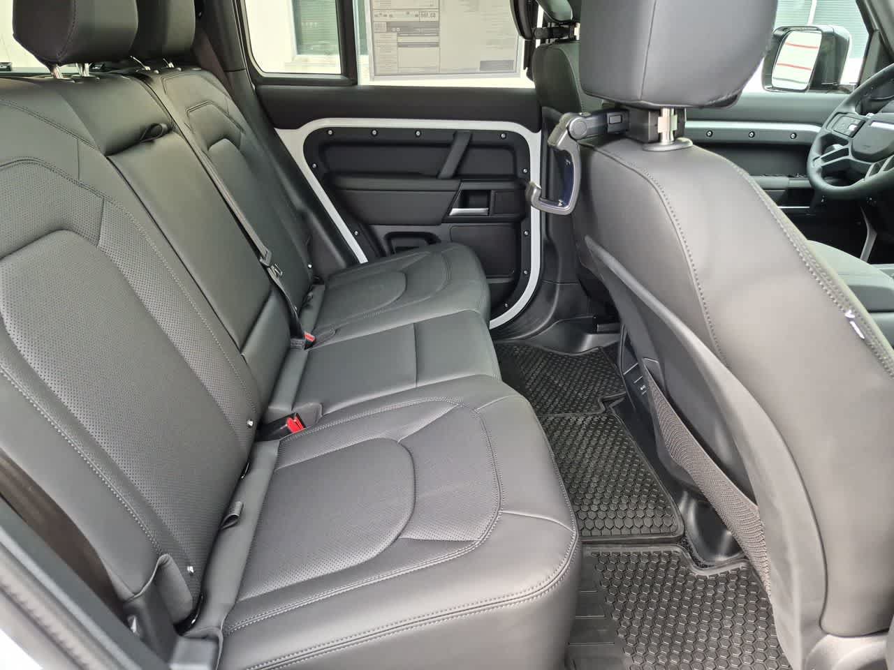 New 2026 Land Rover Defender 110 X-Dynamic SE AWD/4WD image 22