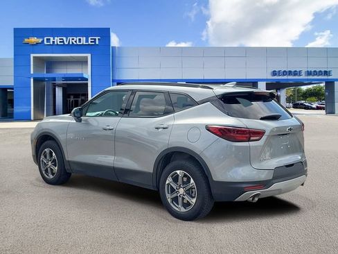 Used 2023 Chevrolet Blazer LT w/ Convenience Package FWD image 3