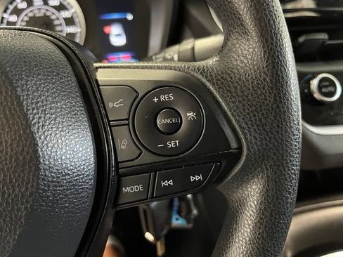 Used 2021 Toyota Corolla LE FWD image 27