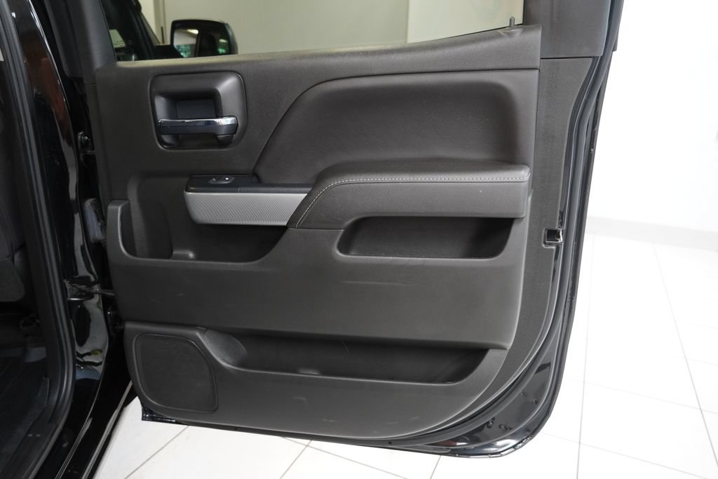 Used 2017 Chevrolet Silverado 1500 LT w/ All Star Edition AWD/4WD image 29