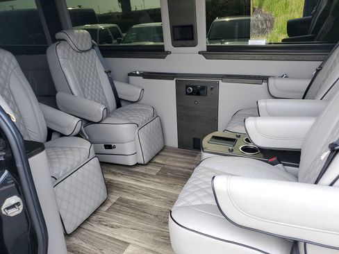 Used 2023 Mercedes-Benz Sprinter 3500 image 13