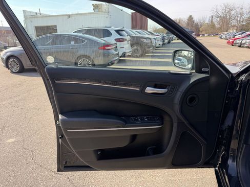 Used 2023 Chrysler 300 Touring L w/ Popular Equipment Group image 10