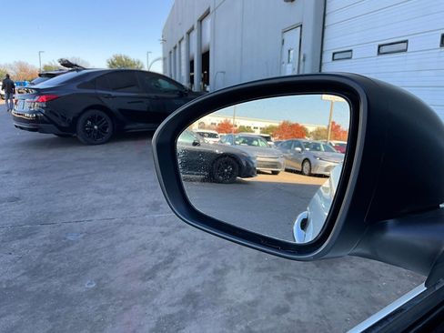 Used 2025 Nissan Altima 2.5 SV image 19