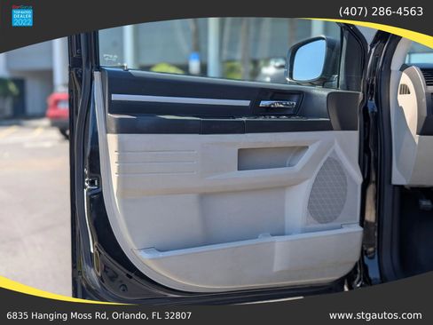 Used 2009 Dodge Grand Caravan SXT FWD image 9