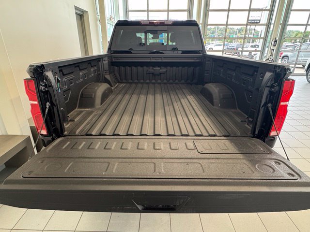 Used 2025 Chevrolet Silverado 3500 High Country w/ Technology Package AWD/4WD image 46