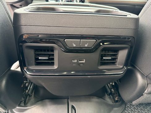 Used 2023 GMC Sierra 1500 AT4 w/ AT4 Premium Package AWD/4WD image 17
