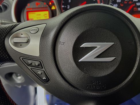 Used 2017 Nissan 370Z Coupe RWD image 19