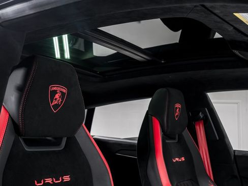 Used 2024 Lamborghini Urus Performante AWD/4WD image 44