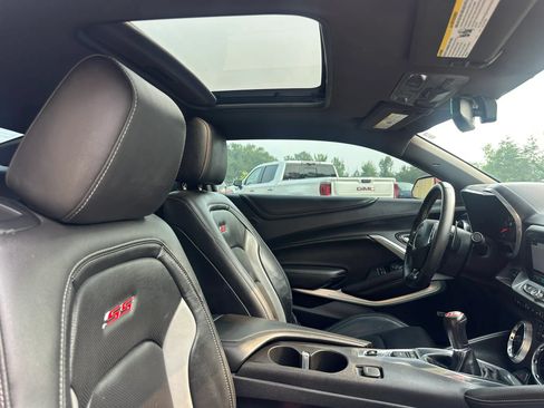 Used 2016 Chevrolet Camaro SS RWD image 24