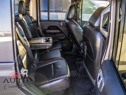 Used 2021 Jeep Gladiator Overland image 18