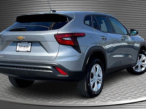 Used 2025 Chevrolet Trax LS image 6