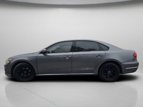 Used 2018 Volkswagen Passat 2.0T S image 18