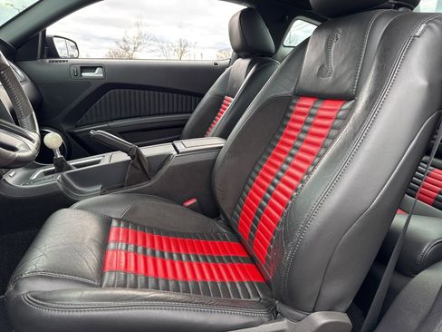 Used 2011 Ford Mustang Shelby GT500 w/ SVT Performance Pkg image 32