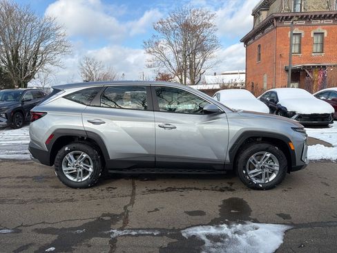 New 2026 Hyundai Tucson SE image 8