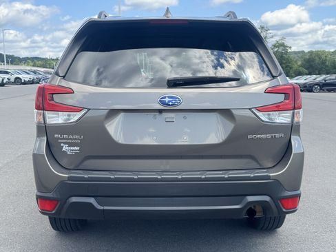Used 2021 Subaru Forester Premium w/ Popular Package #1 AWD/4WD image 4