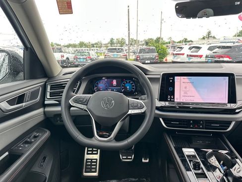 New 2026 Volkswagen Atlas Peak Edition AWD/4WD image 17