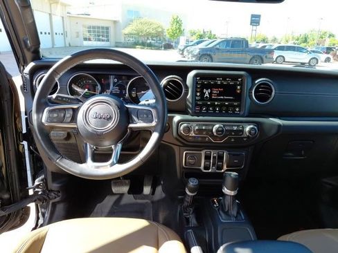 Used 2023 Jeep Wrangler Unlimited Sahara w/ Cold Weather Group AWD/4WD image 24
