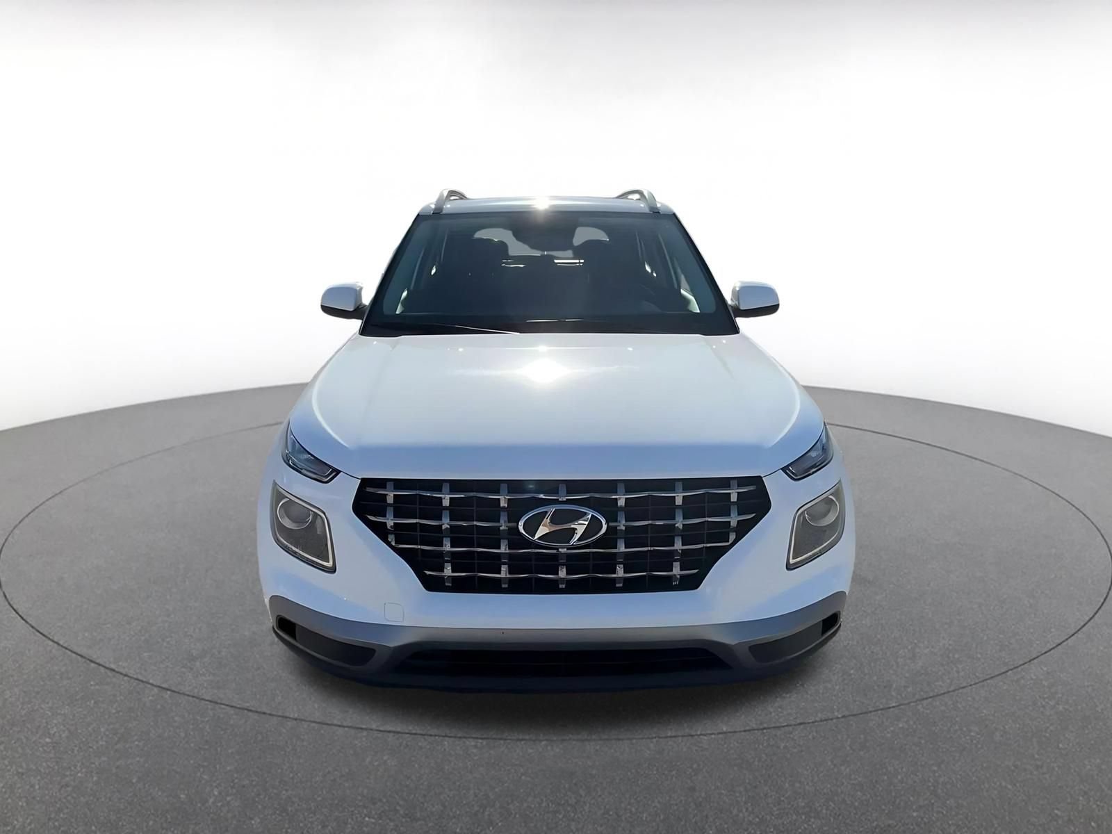 Used 2026 Hyundai Venue SEL FWD image 4