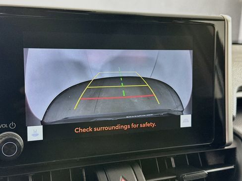 Used 2025 Toyota RAV4 XLE FWD image 22