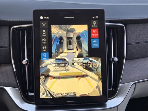 New 2026 Volvo XC90 B6 Ultra w/ Protection Package image 21