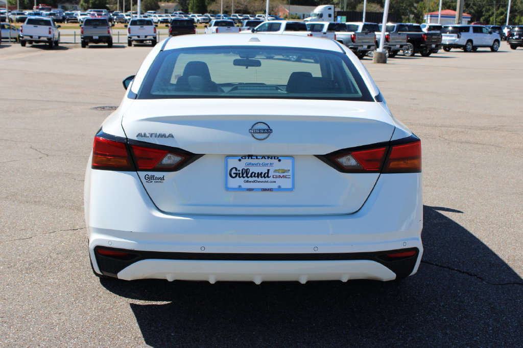 Used 2025 Nissan Altima 2.5 SV FWD image 6