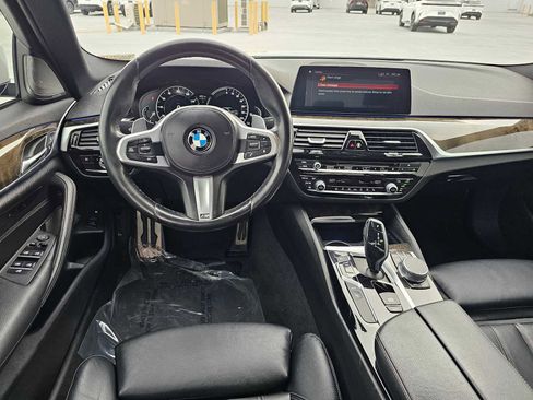 Used 2019 BMW 530e w/ M Sport Package image 18