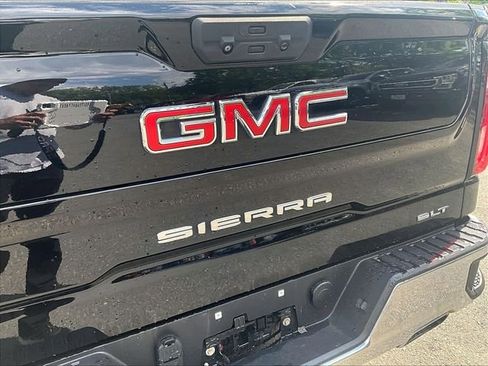 Used 2023 GMC Sierra 1500 SLT w/ SLT Premium Package AWD/4WD image 8