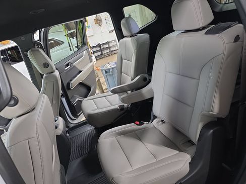 New 2026 GMC Acadia Elevation w/ Elevation Premium Package AWD/4WD image 16