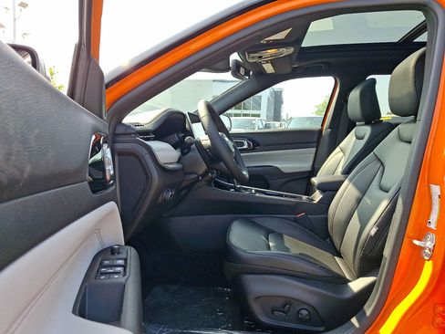 New 2026 Jeep Compass Limited w/ Sun, Sound & Navigation Group AWD/4WD image 9