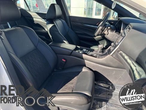 Used 2023 Nissan Maxima SR w/ Sport Mat Group FWD image 20